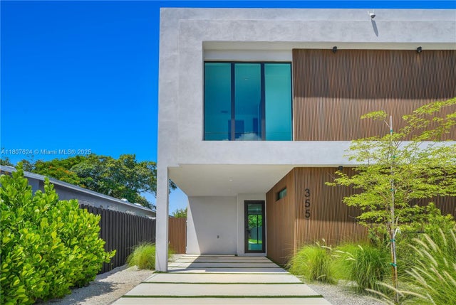 3 of 23 - 355 Nw 50th St, Miami, FL