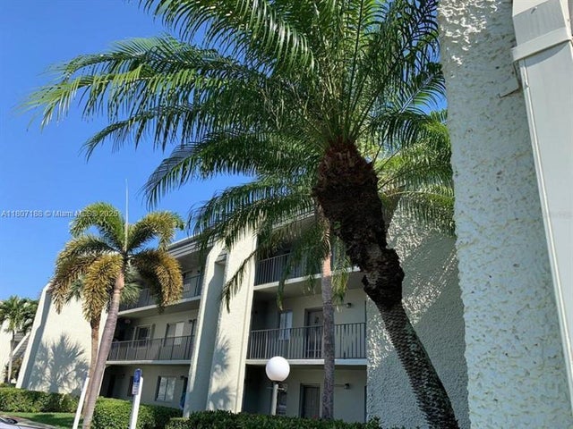 3 of 37 - 4090 Tivoli Ct 201, Lake Worth, FL