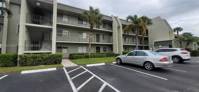 5 of 37 - 4090 Tivoli Ct 201, Lake Worth, FL