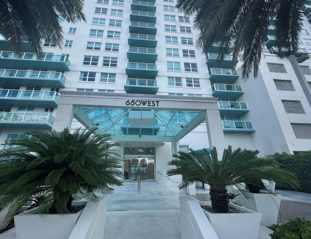 1 of 19 - 650 West Ave 1206, Miami Beach, FL