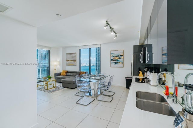 4 of 22 - 31 Se 6th St 2408, Miami, FL