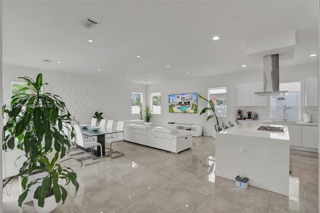 5 of 44 - 9995 Nw 75th St, Doral, FL