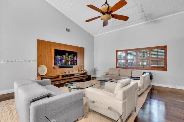 5 of 24 - 1550 Tyler St, Hollywood, FL