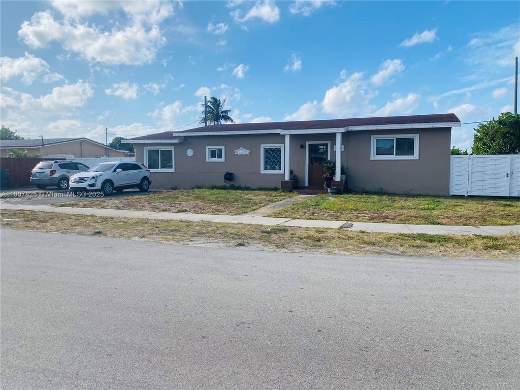 3745 Nw 171st Ter, Miami Gardens