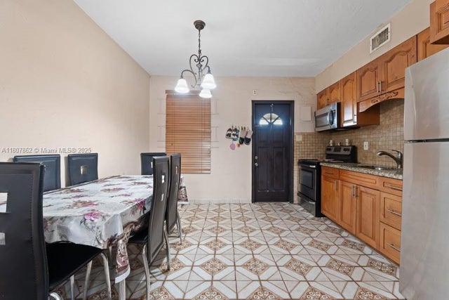 4 of 14 - 2655 Nw 14th Ave, Miami, FL