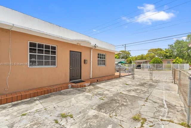 5 of 14 - 2655 Nw 14th Ave, Miami, FL