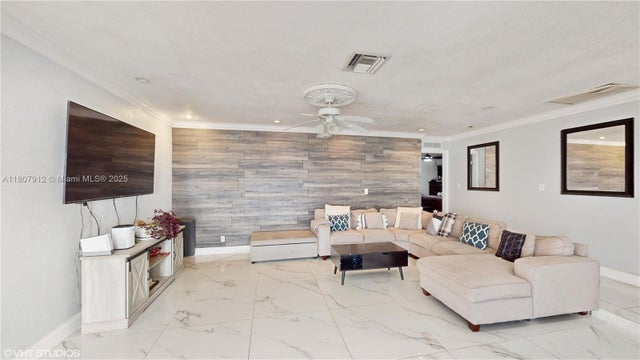 5 of 27 - 3920 Nw 36th Ave, Lauderdale Lakes, FL
