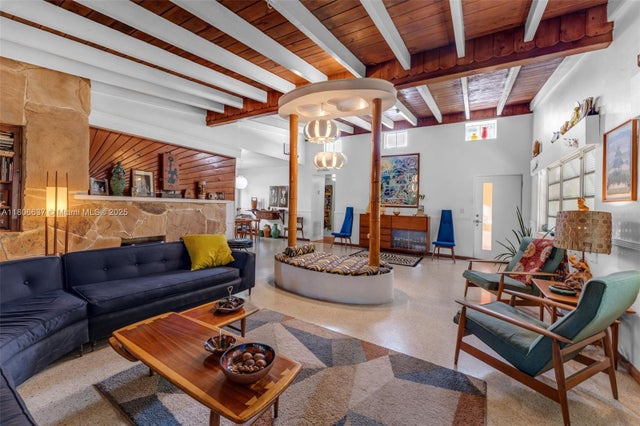 4 of 24 - 1895 Sw 25th St, Miami, FL