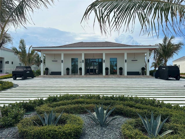 1 of 4 - 12 Bahamas, , FL