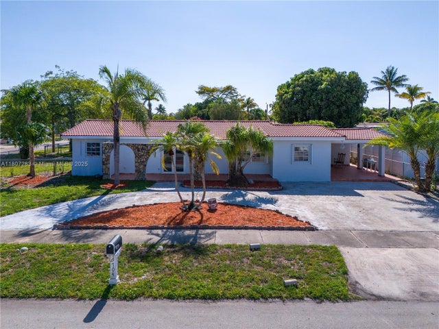1 of 13 - 19704 Nw 48th Ct, Miami Gardens, FL
