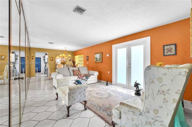 4 of 13 - 19704 Nw 48th Ct, Miami Gardens, FL