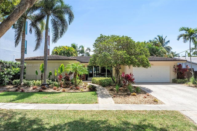 1 of 29 - 13105 Coronado Dr, North Miami, FL