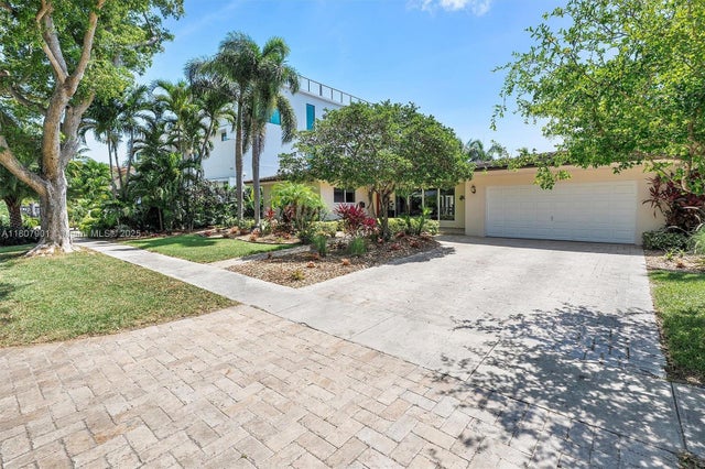 2 of 29 - 13105 Coronado Dr, North Miami, FL
