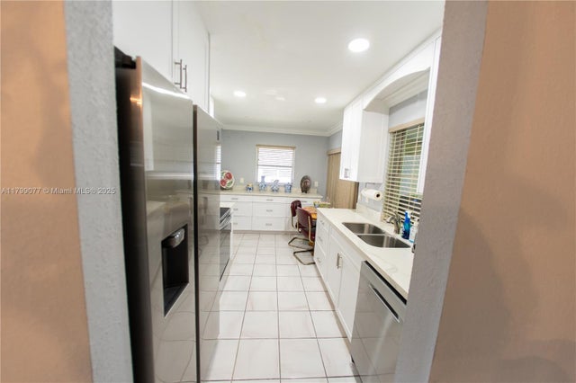 5 of 14 - 1175 Nw 90th Way, Plantation, FL