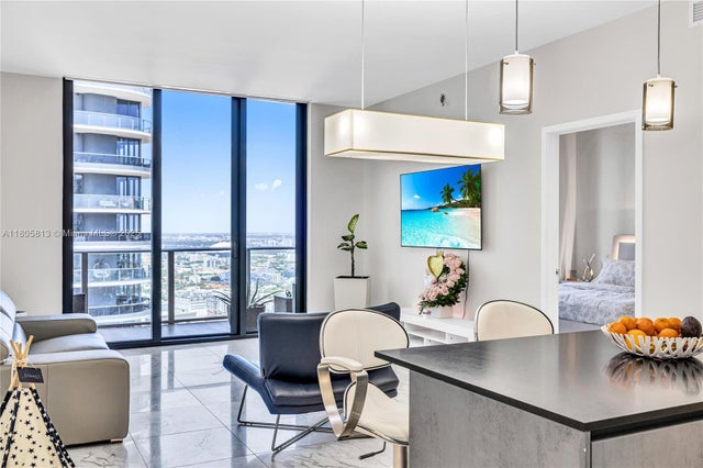 5 of 39 - 1010 Brickell Ave 4809, Miami, FL