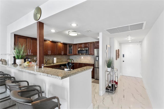 5 of 42 - 3140 S Ocean Dr 2310, Hallandale Beach, FL