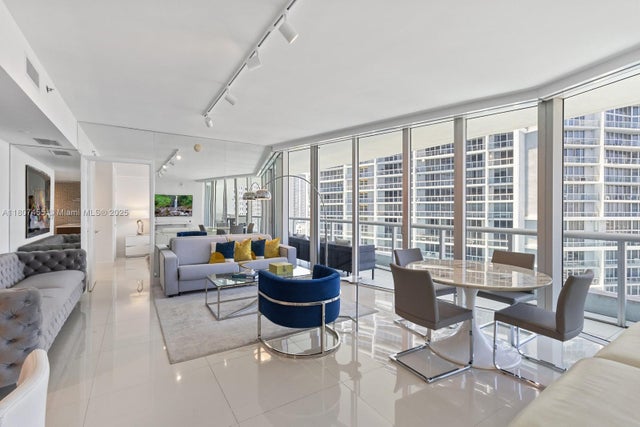 4 of 30 - 495 Brickell Ave 2304, Miami, FL