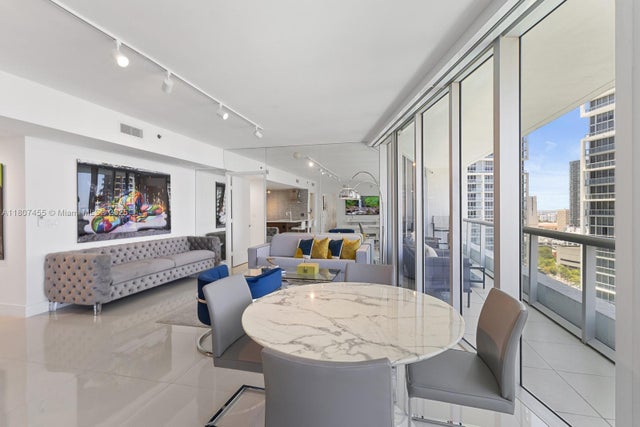 5 of 30 - 495 Brickell Ave 2304, Miami, FL