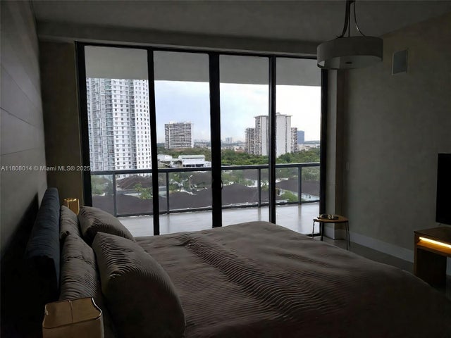 4 of 13 - 3250 Ne 188th St 906, Aventura, FL