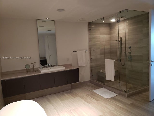5 of 13 - 3250 Ne 188th St 906, Aventura, FL