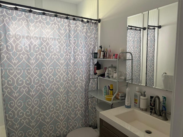 5 of 5 - 2427 Garland Cir 195, Hollywood, FL