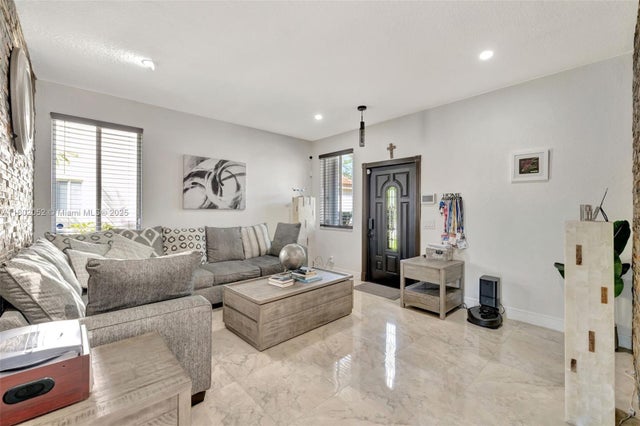 4 of 48 - 1317 Majesty Ter, Weston, FL