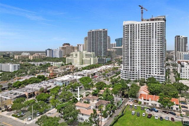 2 of 44 - 827 Se 2nd Ct, Fort Lauderdale, FL