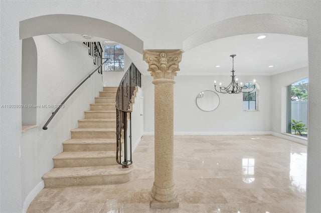 3 of 44 - 827 Se 2nd Ct, Fort Lauderdale, FL