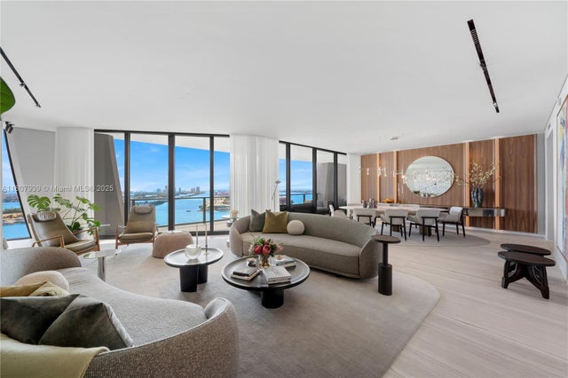 1000 Biscayne Blvd 3201, Miami