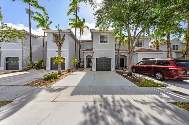 3 of 31 - 925 Sw 147th Ct, Miami, FL