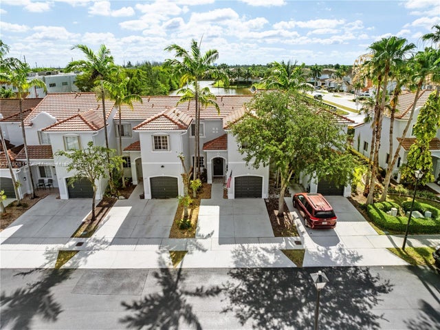 4 of 31 - 925 Sw 147th Ct, Miami, FL