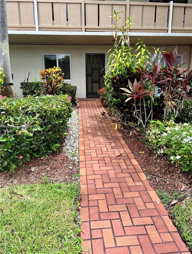 1 of 10 - 14360 Strathmore Ln 102, Delray Beach, FL
