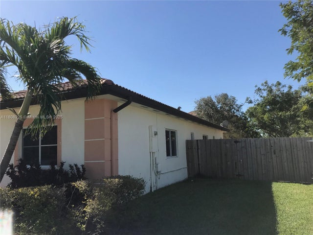 4 of 19 - 22932 Sw 113th Pl, Miami, FL