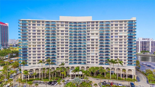 2 of 67 - 3800 S Ocean Dr 1810, Hollywood, FL
