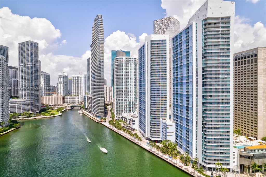 335 S Biscayne Blvd 1006, Miami