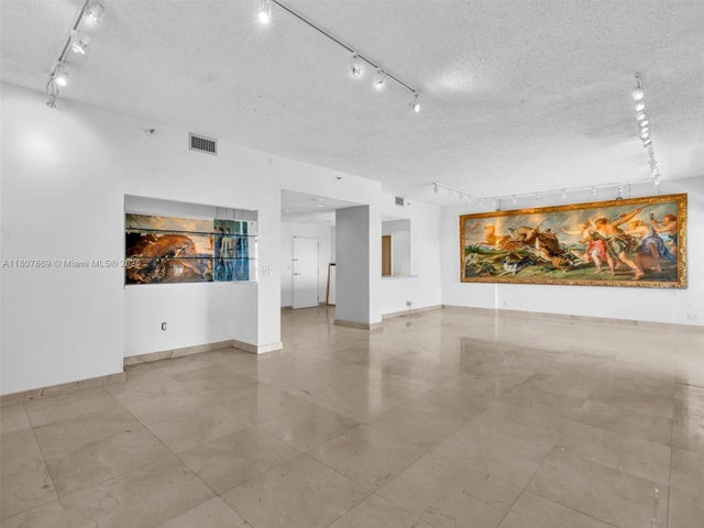 1 of 76 - 20355 Ne 34th Ct 2726, Aventura, FL