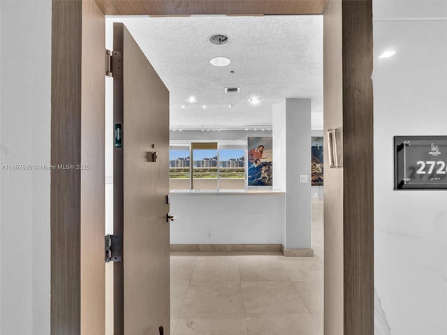 3 of 76 - 20355 Ne 34th Ct 2726, Aventura, FL