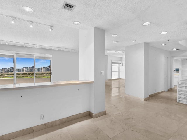 4 of 76 - 20355 Ne 34th Ct 2726, Aventura, FL