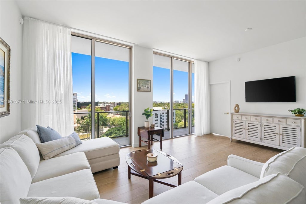 2678 Tigertail Ave 713, Miami