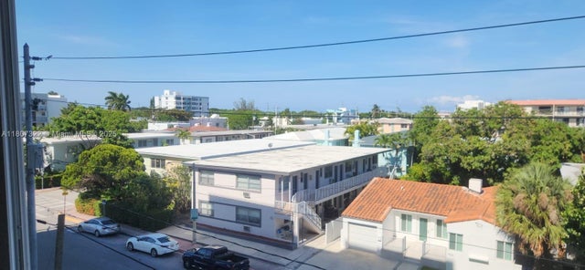 4 of 22 - 7850 Byron Ave 403, Miami Beach, FL
