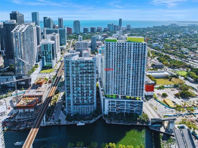 2 of 32 - 185 Sw 7th St 2911, Miami, FL
