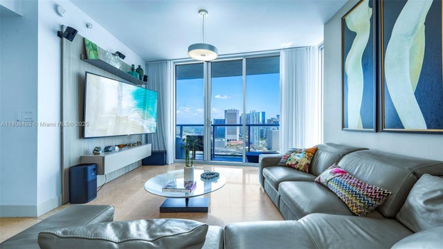 4 of 32 - 185 Sw 7th St 2911, Miami, FL