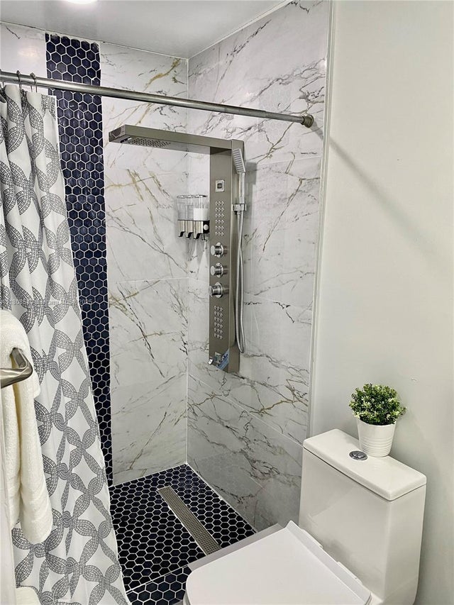 5 of 42 - 1321 Nw 171st St, Miami Gardens, FL