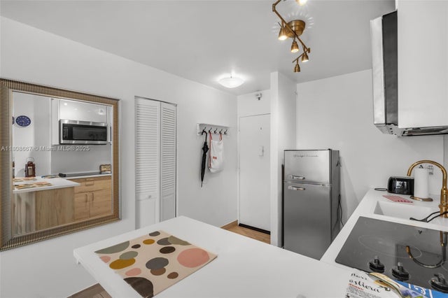 3 of 17 - 710 Washington Ave 323, Miami Beach, FL