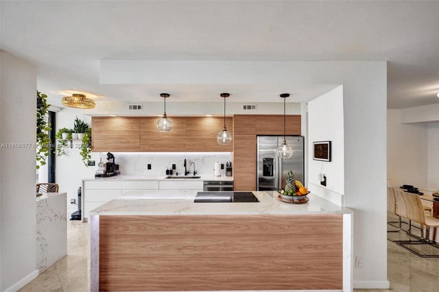2 of 50 - 1000 W Island Blvd 611, Aventura, FL