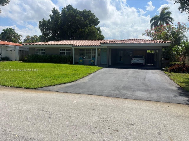 2 of 15 - 4441 Ne 17th Ave, Oakland Park, FL