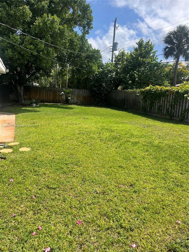 4 of 15 - 4441 Ne 17th Ave, Oakland Park, FL