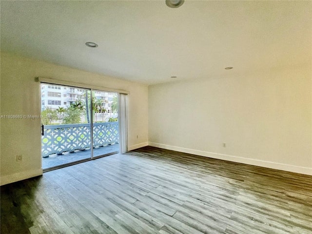 3 of 13 - 2005 Sans Souci Blvd 202, North Miami, FL