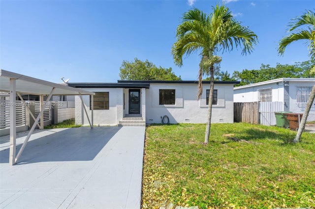 739 W 30th St, Hialeah