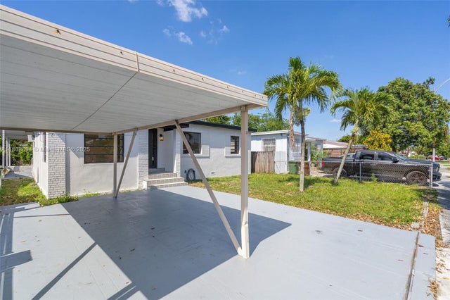 3 of 32 - 739 W 30th St, Hialeah, FL
